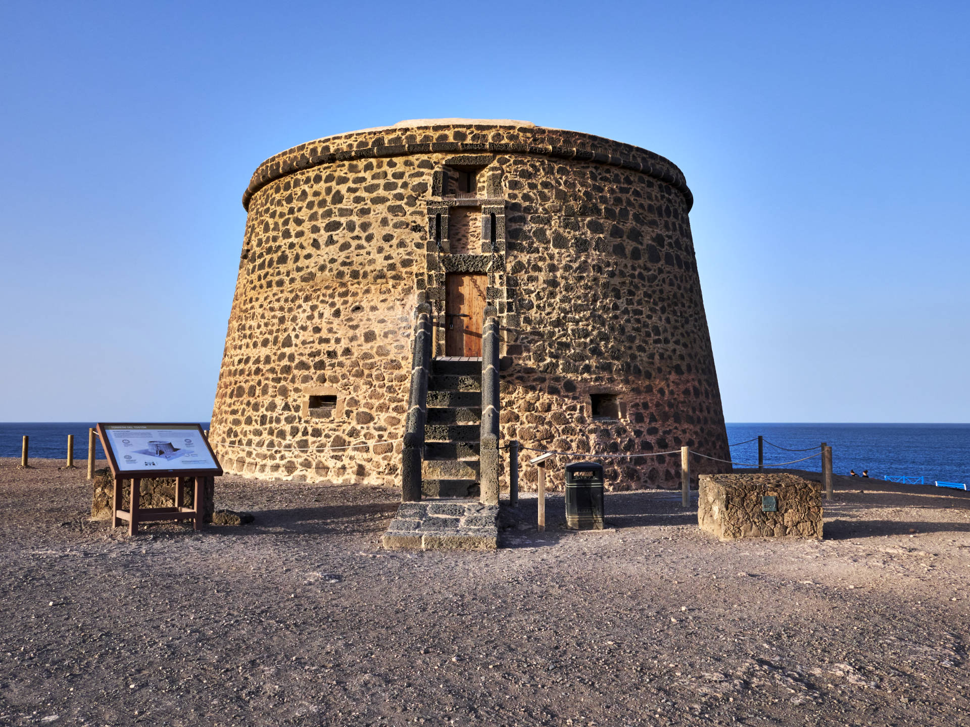 Castillo de Rico Roque o Torre de El Tostón, El Cotillo, Fuerteventura.