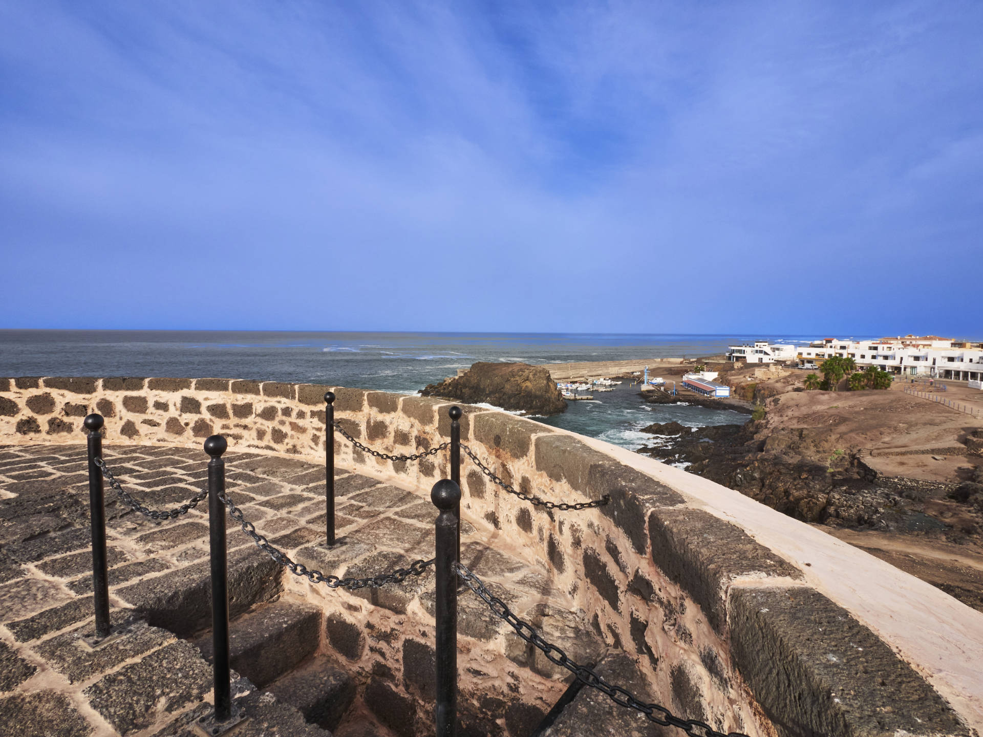 Ausblick vom Castillo de Rico Roque o Torre de El Tostón auf El Cotillo.